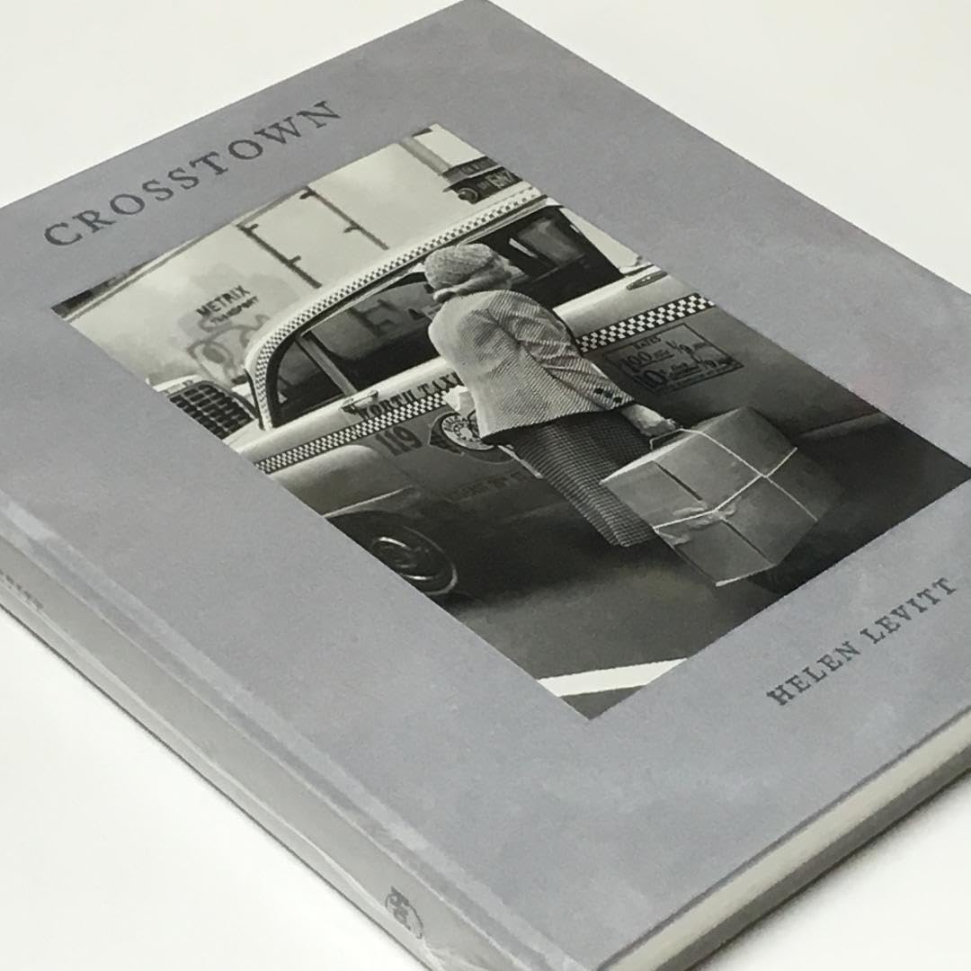 Amazon.co.jp: ヘレンレヴィット写真集 Crosstown 洋書 : おもちゃ